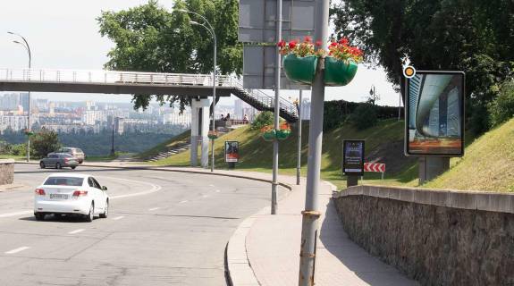 Ситилайт A в Киеве, Сітілайт 1.2х1.8  Алея Героїв Крут 2 фото 1