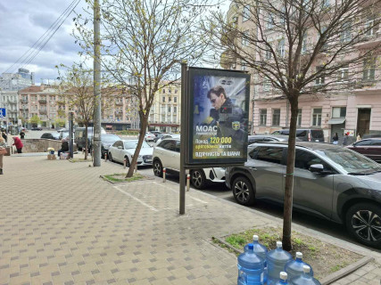 Сiтiлайт B у Києві, Сітілайт 1.2х1.8  Гетьмана Павла Скоропадського вул. (Льва Толстого). 6а Фото 1
