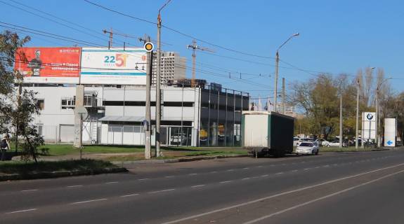 Билборд B в Одессе, Щит 3x6  Небесної Сотні просп. (Маршала Жукова просп.)., 4-б (перед АЗС) права фото 1
