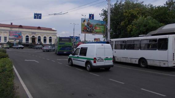 Билборд A в Херсоне, Щит 3x6  Привокзальна пл., на зупинку фото 1
