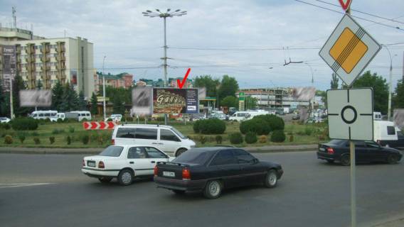 Билборд A в Черновцах, 3x6  Незалежності пр / Героїв Майдану вул. (Червоноармійська), на ТЦ КОЛОС !!! Увага, розір 2850х5850 мм !!! фото 1