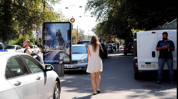 Сiтiлайт A у Києві, Сітілайт 1.2х1.8  Лютеранська вул. 21-11 Фото 1