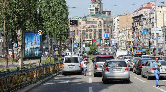 Сiтiлайт A у Києві, Сітілайт 1.2х1.8  Лесі Українки бул.(БЦ Парус,роздільник) Фото 1