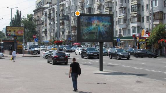 Билборд B в Киеве, Беклайт 2.3х3.14  Велика Васильківська вул. (Червоноармійська). М.Палац Україна фото 1