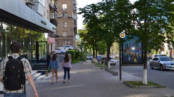 Ситилайт B в Киеве, Сітілайт 1.2х1.8  Лесі Українки бул.10 фото 1