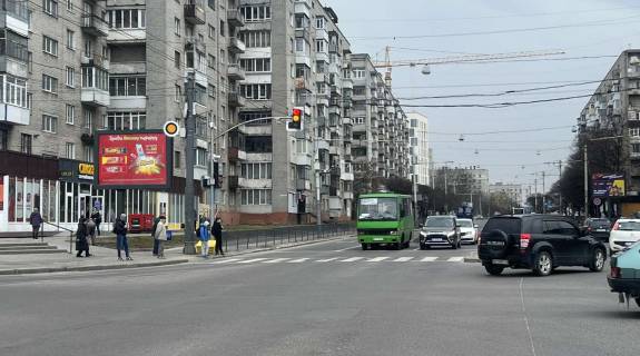 Бэклайт B в Львове, Беклайт 2.3х3.14  Любинська вул / Петлюри С вул, з центру фото 1