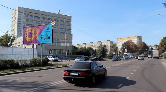 Билборд B в Львове, Щит 3x6  Липинського вул, 11, до пр Чорновола фото 1