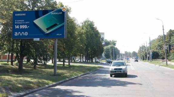 Билборд B в Чернигове, Щит 3x6  Михайла Грушевського пр.(1-ого Травня вул.),173 фото 1