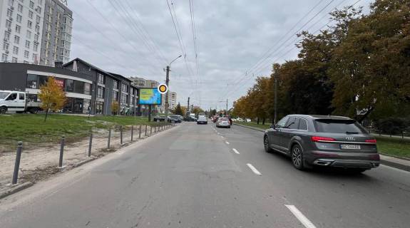Беклайт B у Львові, Беклайт 2.3х3.14  Гетьмана Мазепи вул. / Миколайчука вул., до центру Фото 1