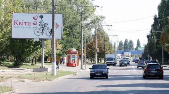 Билборд B в Чернигове, Щит 3x6  1-ї Танкової бригади (Бєлова Г.) вул., 15 (біля підприємства «Отіс») фото 1