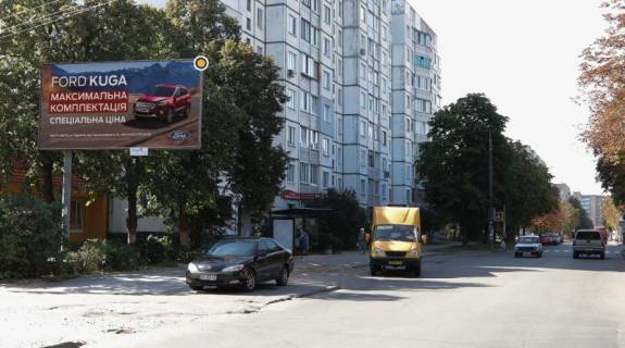 Билборд B в Чернигове, Щит 3x6  Всіхсвятська (50 років СРСР) вул. (школа №30) фото 1