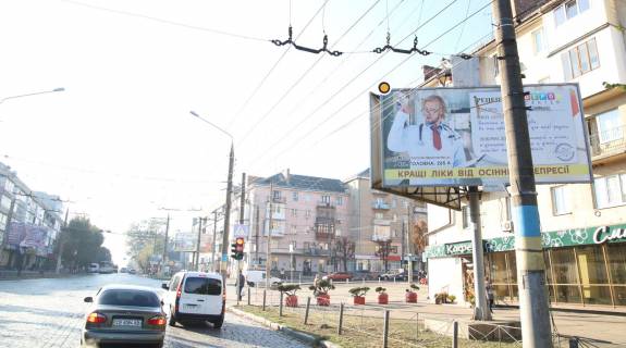 Billboard A in Chernivtsi, Щит 3x6  Golovna st., 126, z centru Photo 1