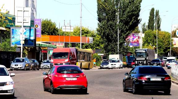 Billboard B in Kyiv, борд  Mezigirs'ka st. 85, bila AZS Photo 1