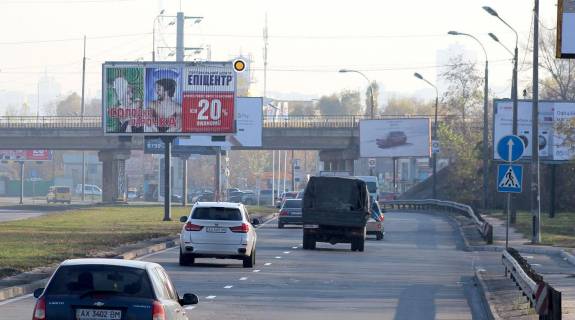 Призма A в Киеве, Призматрон 3х6  Богатирська вул., роздільник, в напрямку до пр.Степана Бандери - 158266 фото 1