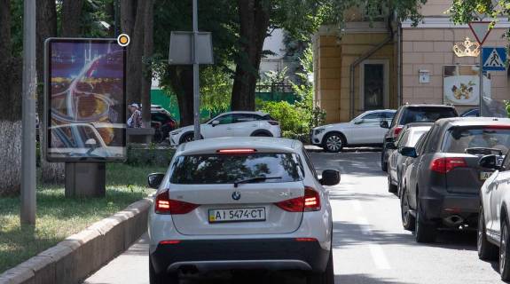 Ситилайт A в Киеве, Сітілайт 1.2х1.8  Липська вул. роздільник фото 1