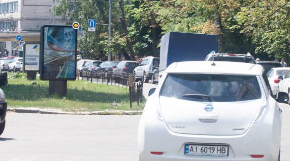 Ситилайт A в Киеве, Сітілайт 1.2х1.8  вул. Богдана Гаврилишина (Ванди Василевської). роздільник фото 1