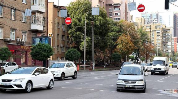 Білборд, Бігборд (Борд)  B у Києві, Беклайт 2.3х3.14  Антоновича вул. (Горького). 116 Фото 1