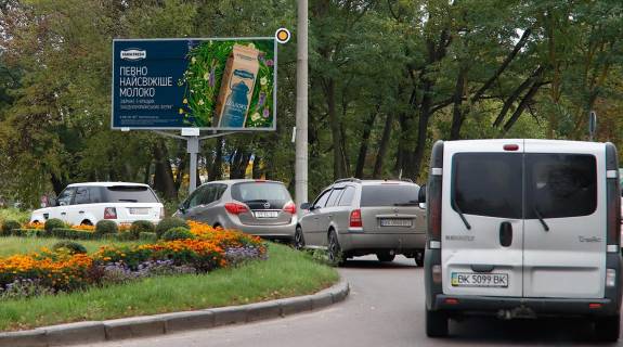 Билборд A в Ровно, Щит 3x6  Київська вул, з центру фото 1