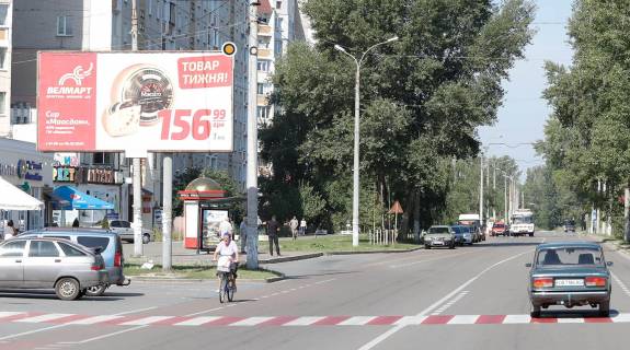 Билборд B в Чернигове, Щит 3x6  Незалежності вул., 32 фото 2