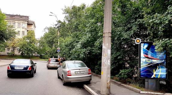 Сiтiлайт A у Києві, Сітілайт 1.2х1.8  Круглоуніверситетська вул. 16 Фото 1