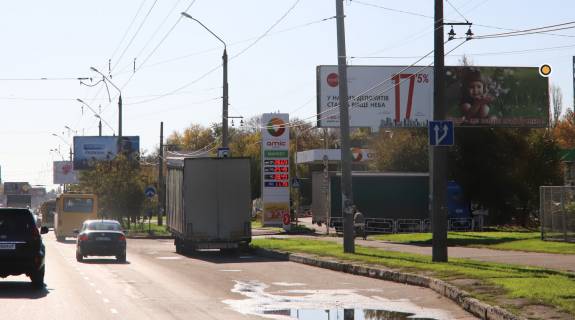 Билборд A в Одессе, Щит 3x6  Небесної Сотні просп. (Маршала Жукова просп.)., 4-б (перед АЗС) права фото 1