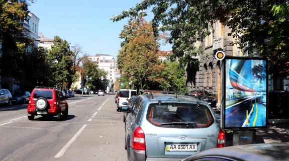 Ситилайт A в Киеве, Сітілайт 1.2х1.8  Лютеранська вул. 25 фото 1