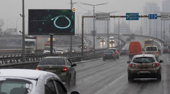 Видеоборд A в Киеве, Цифра 3х6  Південний міст в сторону Саперно-Слобідської (без відеозвіту) - 366642 фото 1