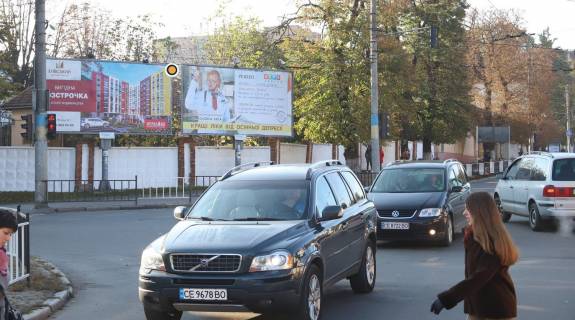 Билборд B в Черновцах, Щит 3x6  Садова вул / Героїв Майдану (Червоноармійська) вул., до пр Незалежності фото 1