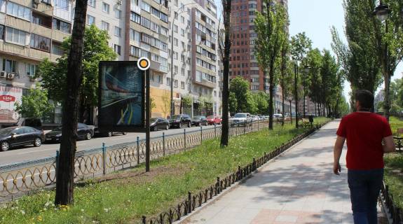 Ситилайт B в Киеве, Сітілайт 1.2х1.8  Лесі Українки бульв.(роздільник) фото 1