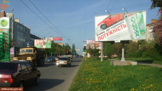 Білборд, Бігборд (Борд)  A у Чернівцях, Щит 3x6  Сергія Скальда (Комарова) вул, 8, з центру Фото 1