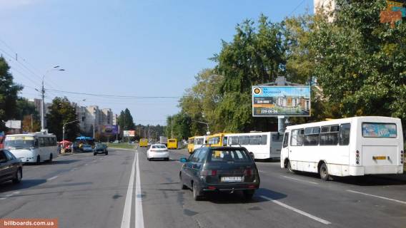 Призма A в Киеве Свободы пр., 22, возле аптеки, рынок "Виноградарь", супермаркет "Континент" - 34271 фото 1