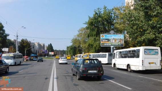 Призма A в Киеве Свободы пр., 22, возле аптеки, рынок "Виноградарь", супермаркет "Континент" - 34273 фото 1