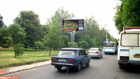 Билборд B в Сумах Баумана вул. (Степана Бандери), в центр фото 1