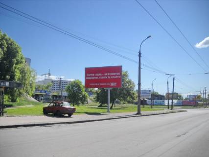 Білборд, Бігборд (Борд)  B у Василівці, 3х6  перекресток ул.Котовского-ул.Одесская (супермаркет Абсолют, интенсивный транспортный поток)                       Фото 1