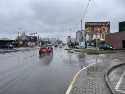 Білборд, Бігборд (Борд)  A у Крюковщині, 6х3  Вул. Балукова , на світлофорі , ТРЦ НЕБО Фото 1