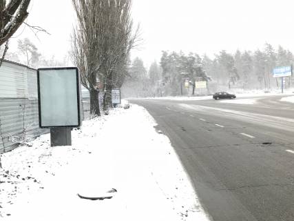 Ситилайт B в Чайки, 1,2х1,8м  Ул. Авиаконструктора Антонова, перед остановкой об. транспорта фото 1