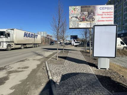 Сiтiлайт A у Крюковщині, 1,2х1,8м  Вул. Василя Стуса , ЖК Баварія , на зупинці громад. транспорту Фото 1