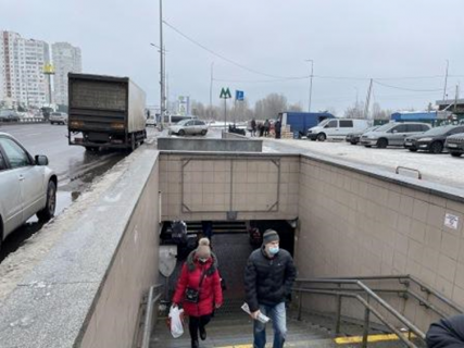 Нестандарт A в Киеве, 2300х1300  пр-т Бажана (ст.м. Харківська, біля зупинки маршруток на Бориспіль) фото 1