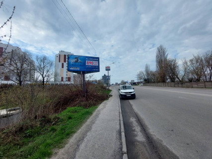 Billboard B in Vishnev, 3x6  st.Kiivs'ka, bila perehresta z st.Svatosins'kou, napravlenna na Boarku Photo 1