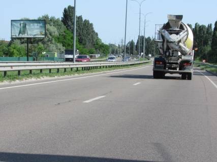 Билборд  в Киеве Бoгатырская ул. 1 км от поворота на Вышгород фото 1