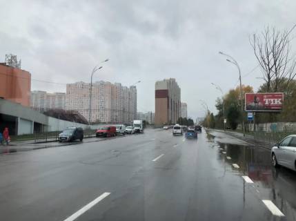 Призма A в Киеве, 6х3  Здолбунівська 17 , Ашан напроти, до Дніпровскої наб - 36346 фото 1