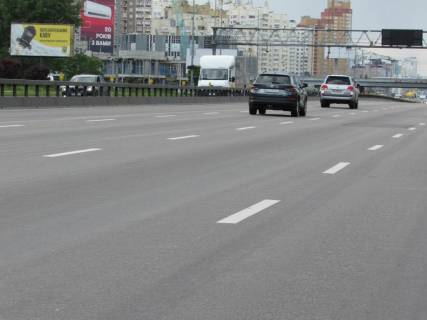 Билборд  в Киеве, есть  Бажана 5 в центр  фото 1