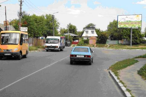 Билборд A в Фастове перекресток ул. Толстого, ул. Комарова, ул. Г.Сталинграда, центральная клиника (клумба) фото 1
