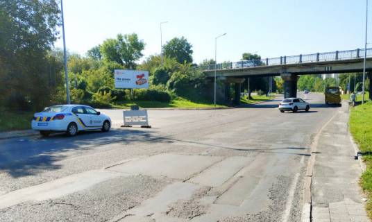 Билборд B в Львове, 6x3м.  вул. Б. Хмельницького, вїзд в м. Львів з напрямку м. Київ (траса Е-40), постійні тягучки, біля АЗК WOG фото 1