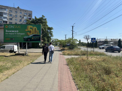 Билборд B в Белгород-Днестровском Рынок, автостоянка, СТО, м-н"Иверия", кафе"Иверия" фото 1