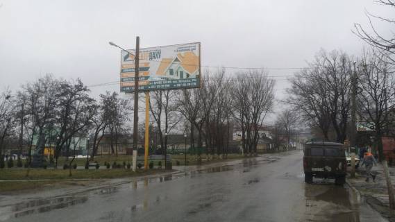 Білборд, Бігборд (Борд)  B у Балта ул.Уварова 65, ул. Толстого, школа, направление из центра города. Фото 1