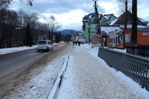 Сiтiлайт A у Яремче, 1,2x1,8  Траса Н-09 Мукачево-Львів, Свободи, автовокзал, маг. У Галини, напрямок руху на Буковель Фото 1