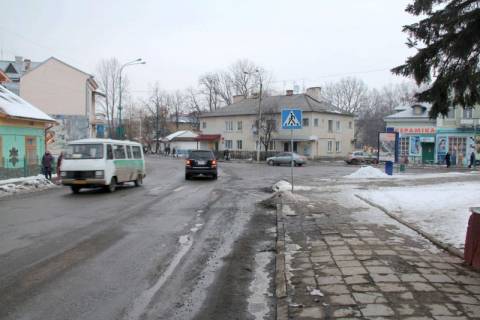 Ситилайт A в Надворной, 1,2x1,8  Соборна-Шевченка-Чорновола, площа Вічнного Вогню, торговий центр Лев, напрямок руху на Івано-Франківськ, Богородчани фото 1