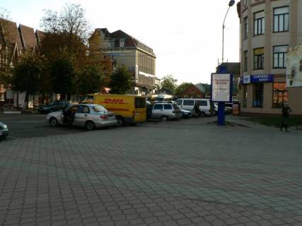 Сiтiлайт C у Надвірній, 1,2x1,8  Майдан Шеченка, ТЦ Квадрат, маг.Камея, ліворуч Фото 1