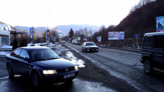 Билборд A в Яремче, 3x6  Траса Н-09 Мукачево-Львів, в`їзд у місто зі сторони Івано-Фр, АЗС ОККО, напрямок руху на Буковель фото 1